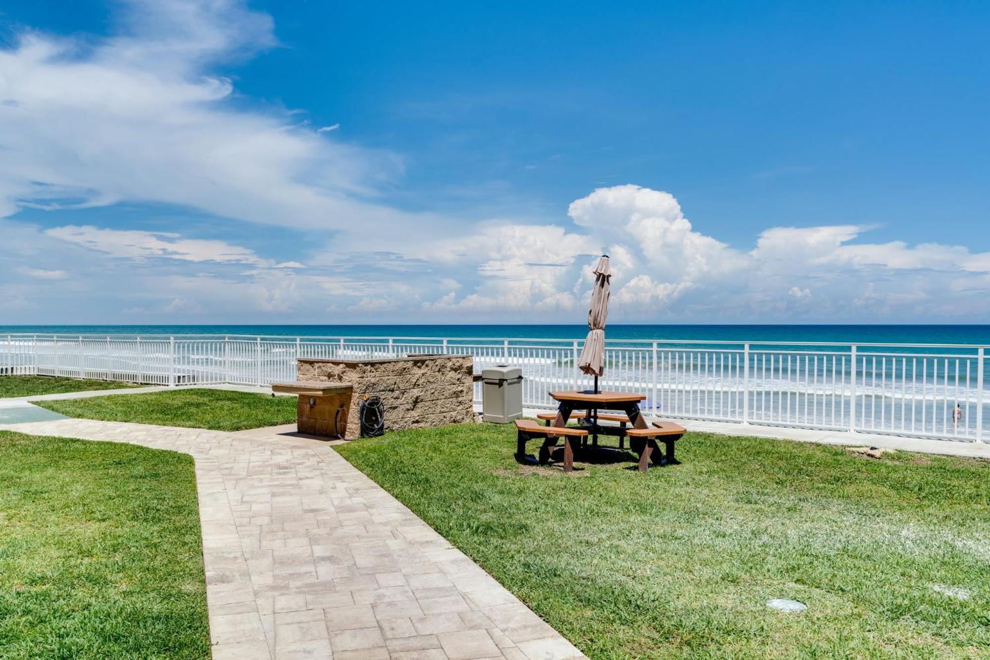 Paradise Beach Club - Ground Floor & Townhouses Satellite Beach Extérieur photo