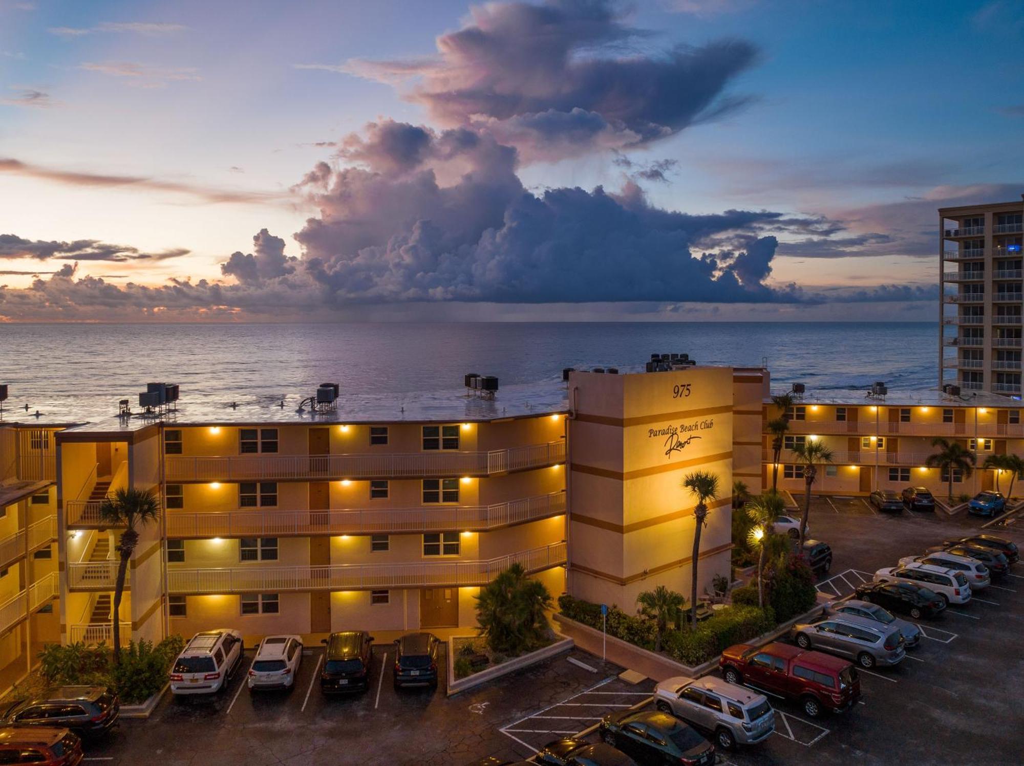 Paradise Beach Club - Ground Floor & Townhouses Satellite Beach Extérieur photo